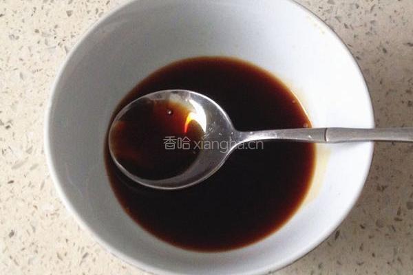 嫩生姜炒五花肉的做法图解2