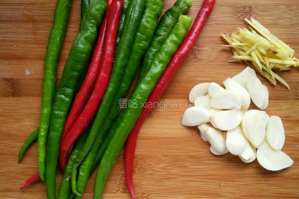 农家小炒肉的做法图解1