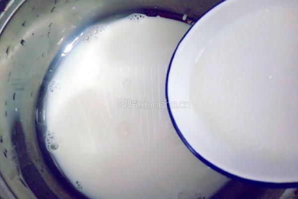 水果牛奶冰棍的做法图解3