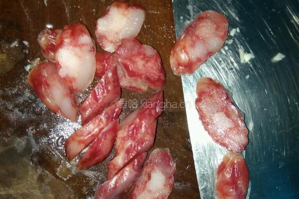 青瓜火腿炒腊肠的做法图解2