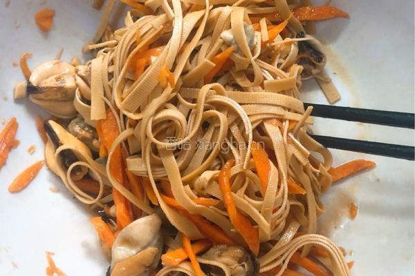 凉拌千层淡菜肉的做法图解3