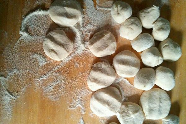 白菜虾仁饺子的做法图解10