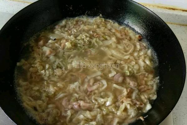 酸菜炒五花肉的做法图解7
