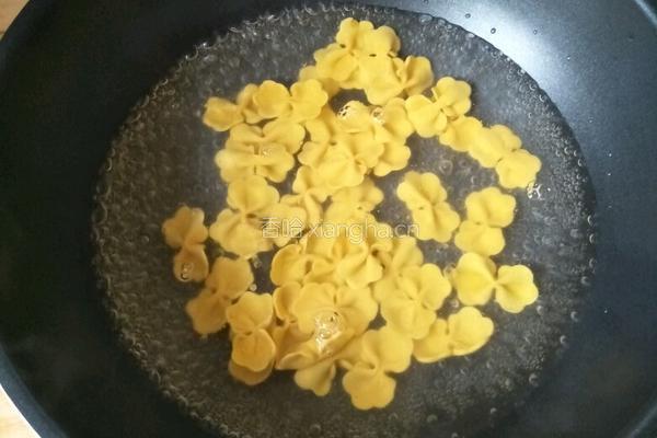 南瓜蝴蝶面的做法图解10