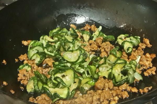 肉末黄瓜钱的做法图解4
