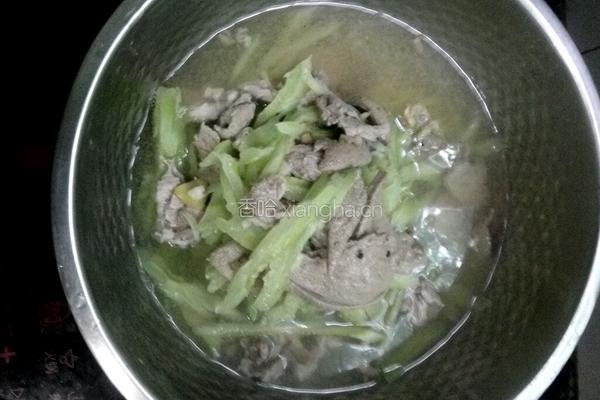 苦瓜猪肝瘦肉汤的做法图解6