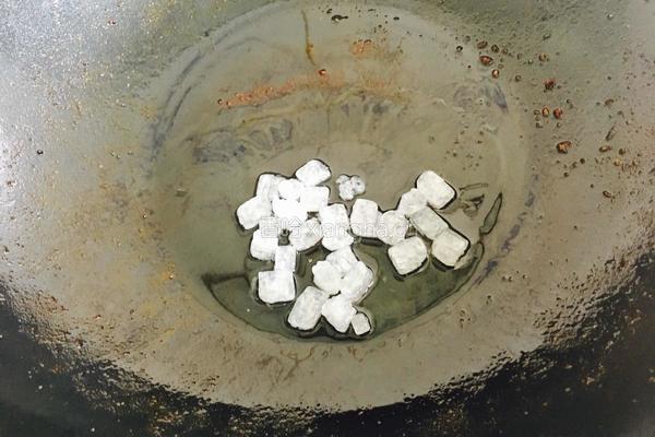 鹌鹑蛋红烧肉的做法图解8