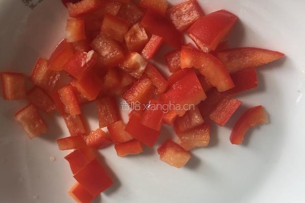 青豆炒红椒的做法图解2