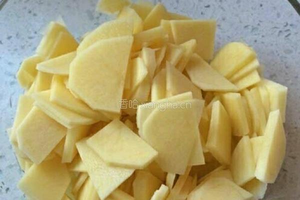 鲜炒土豆片的做法图解1