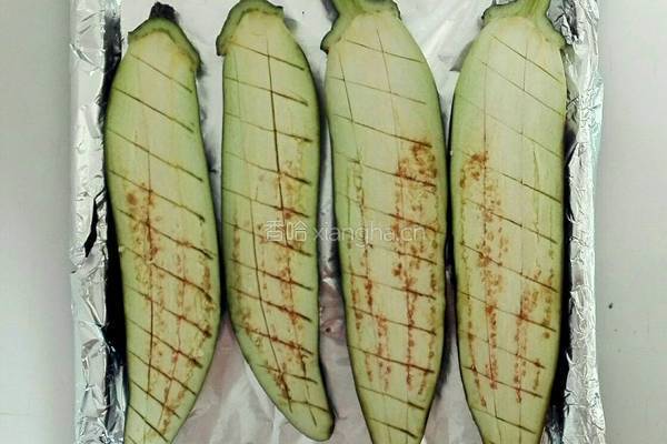 蒜蓉烤茄子的做法图解2