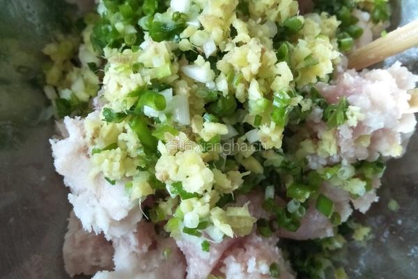 猪肉韭菜馅的做法图解7