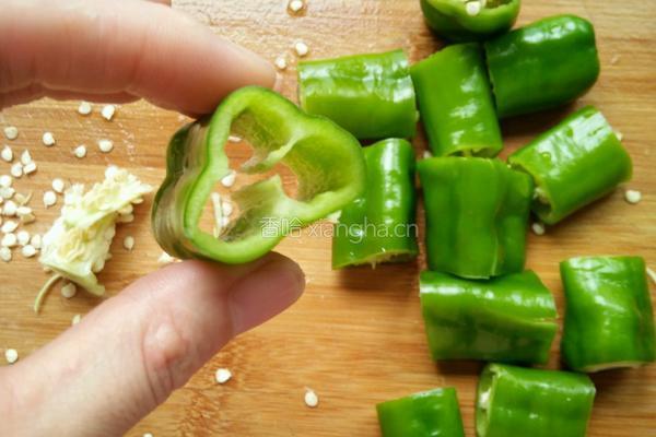虾球烩金针菇的做法图解5