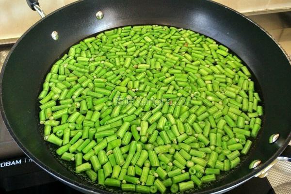 肉末豇豆的做法图解3