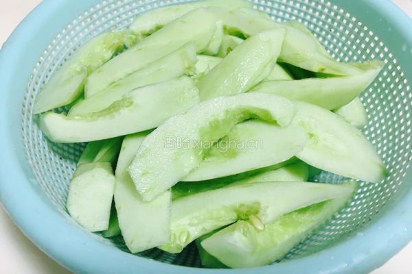 虾仁炒白瓜的做法图解2