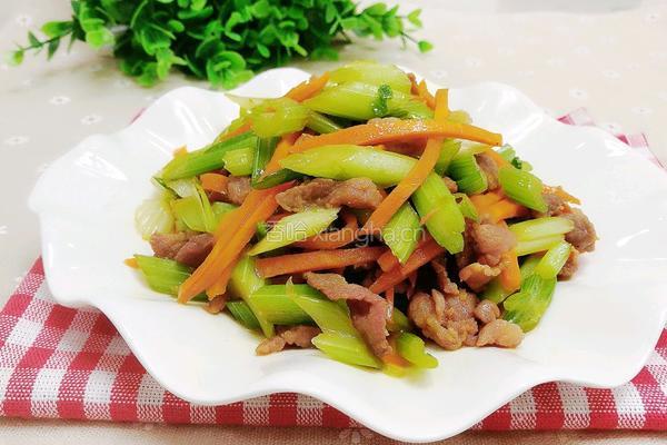 芹菜炒肉丝的做法图解9