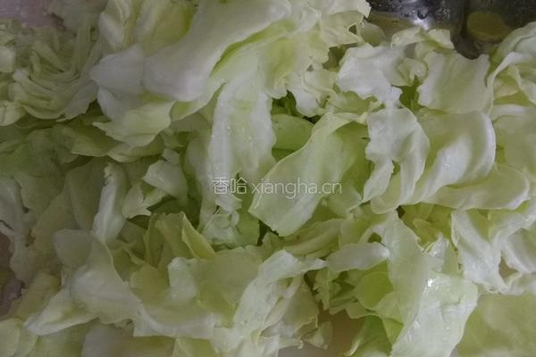 爽拌卷心菜的做法图解1