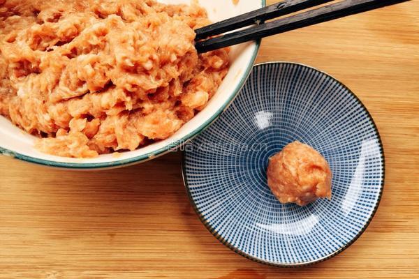 自制肉丸子白菜汤的做法图解3