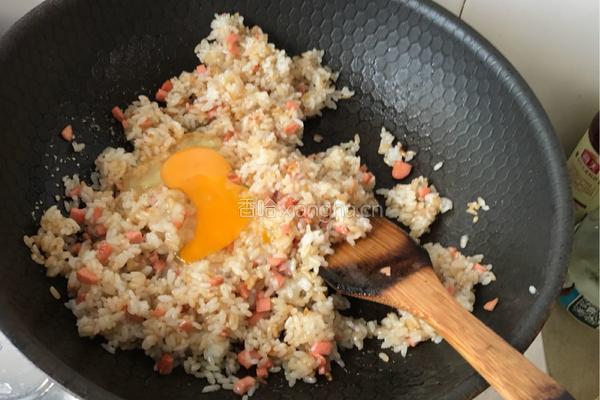 辣白菜炒饭的做法图解4