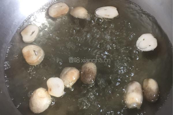 西冷牛排配芦笋袖珍菇的做法图解4