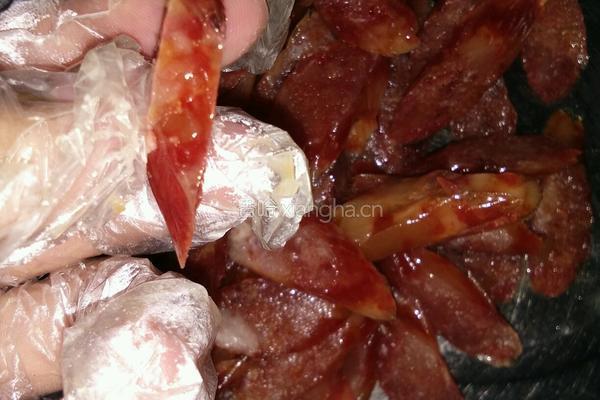 四季豆炒腊肉的做法图解1