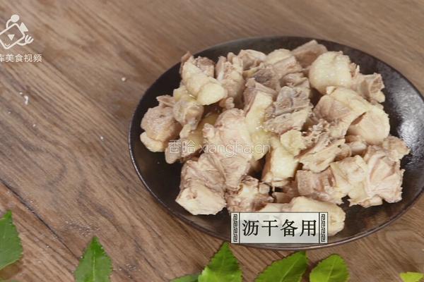 最热大暑时 补脾健胃子姜鸭的做法图解4