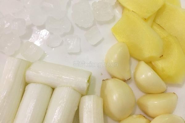 轻易拴住全家胃的「三杯鸡」的做法图解2