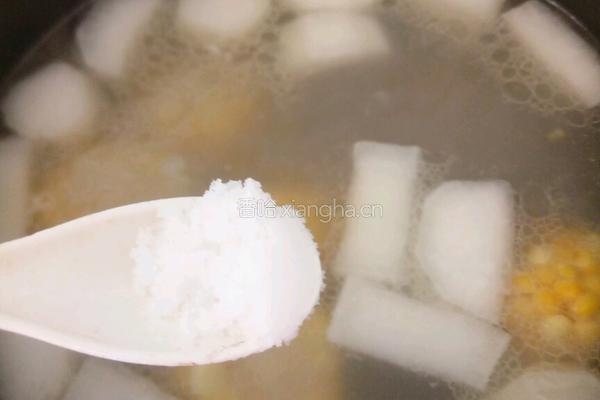 白萝卜玉米排骨汤的做法图解8