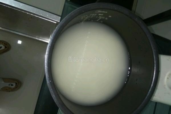 土豆腊肠焖饭的做法图解1