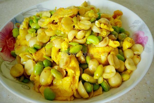 青豆莲子烩鸡蛋的做法图解4