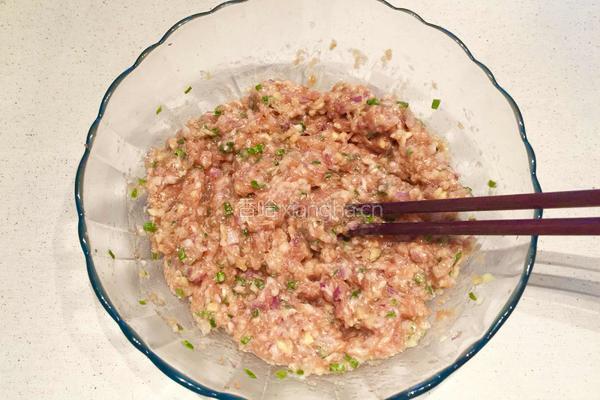猪肉洋葱馅饼的做法图解4