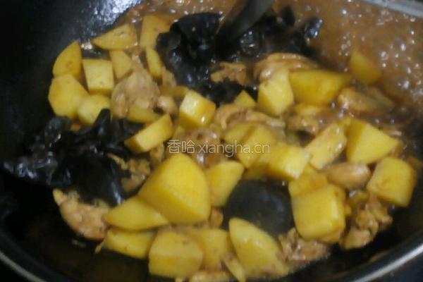 木耳土豆炒鸡的做法图解6