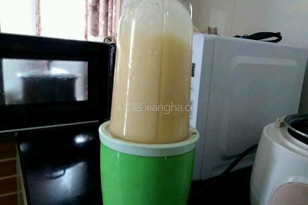 菠萝果粒汁的做法图解2