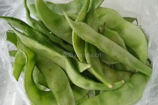 油豆角炖五花肉的做法图解1