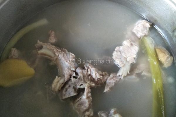 排骨浓汤的做法图解7