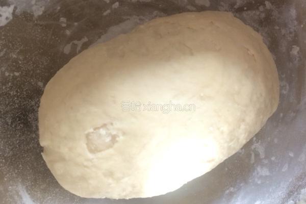 香肠披萨的做法图解1
