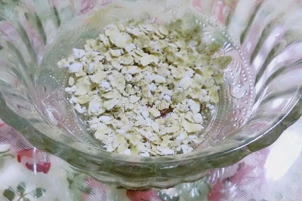 蔓越莓水果燕麦酸奶的做法图解2