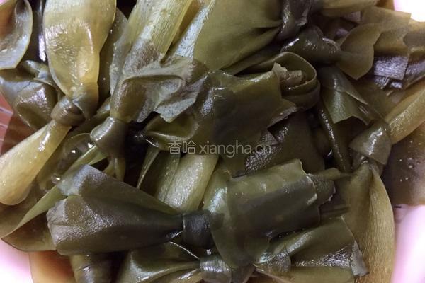 海带骨头汤的做法图解1