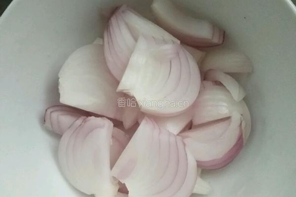 西红柿炒茄条的做法图解1