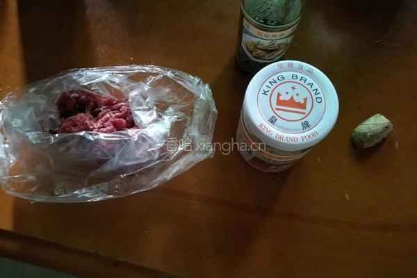 沙茶牛肉饭的做法图解1