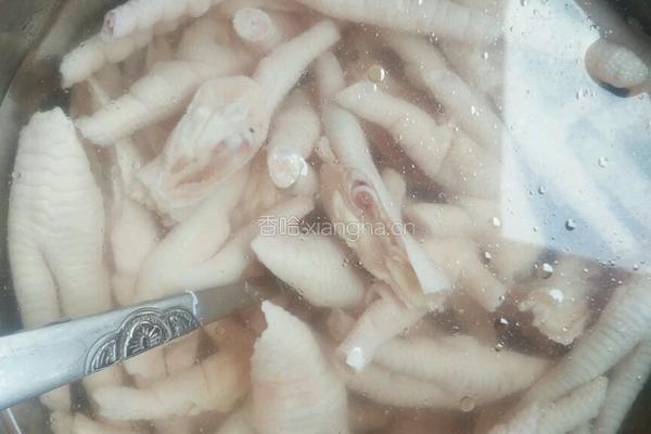 凉拌酱鸡爪的做法图解2