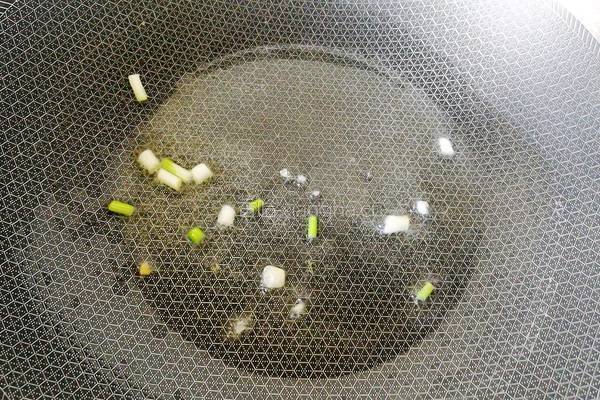炒红薯茎的做法图解3