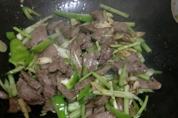 芹菜炒猪肝的做法图解6
