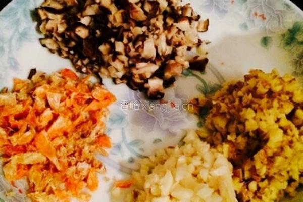炒鸡下饭的香菇辣椒酱的做法图解1
