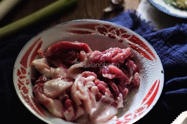 过瘾下饭 肉质超嫩的 农家小炒肉的做法图解2