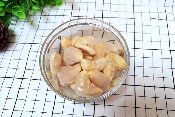 风车之菱角薏米粥的做法图解2