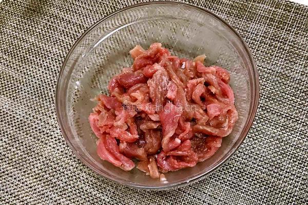 京酱肉丝的做法图解1