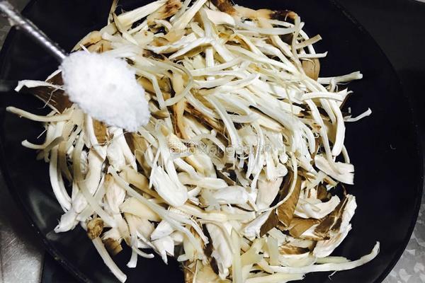 鸡纵菌油的做法图解5