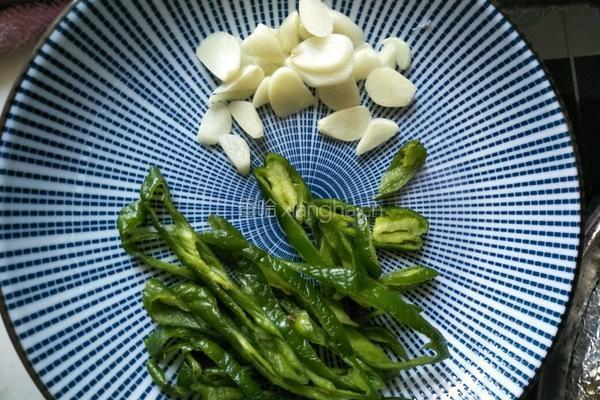 鸭胗炒毛豆的做法图解3