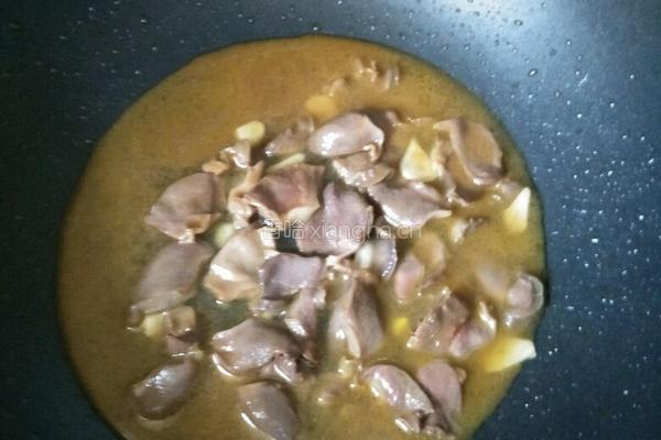 鸭胗炒毛豆的做法图解8