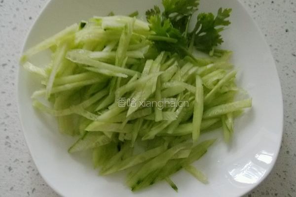 芝麻酱凉面的做法图解1